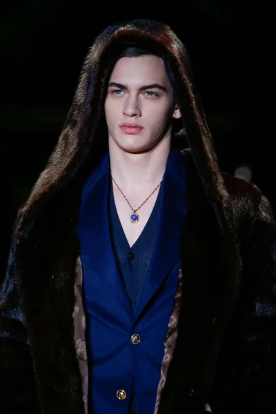 Look 68